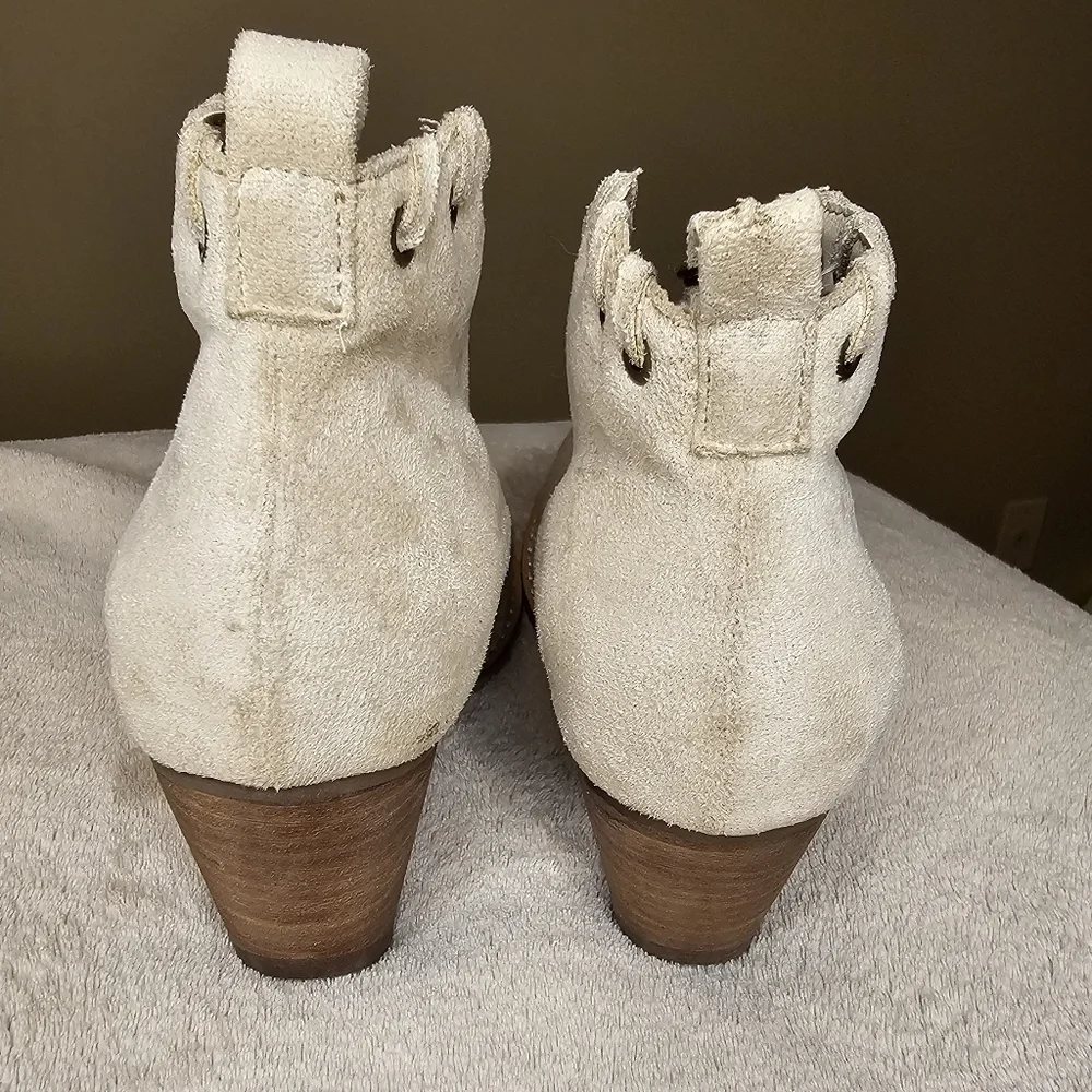 Coconuts by Matisse Alabama Suede Bootie NWT Size 6